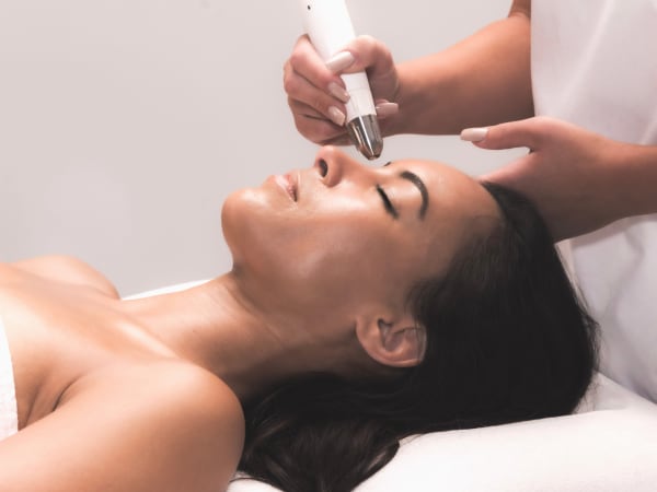 Dermadrop TDA facial en París 8º arrondissement
