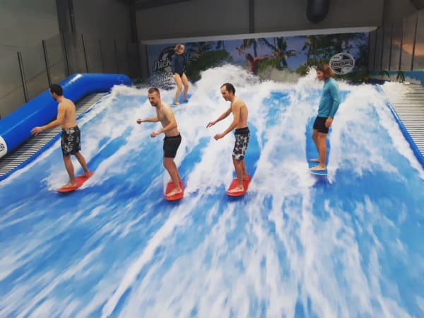 Surf Indoor formule EVG & EVJF à Marseille (13)