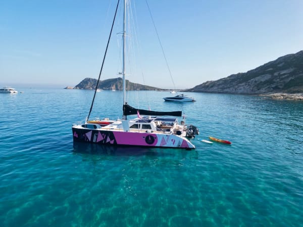 Demi-journée en Catamaran en Méditerranée depuis Le Lavandou