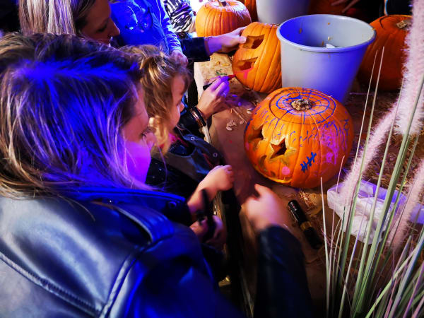 Children's Halloween pumpkin workshop at Truffaut Mérignac (33)