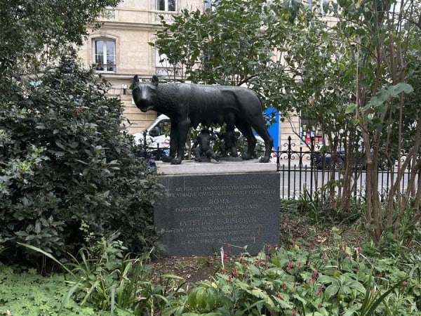 Visite guidée privée "Sur les traces du Paris antique"