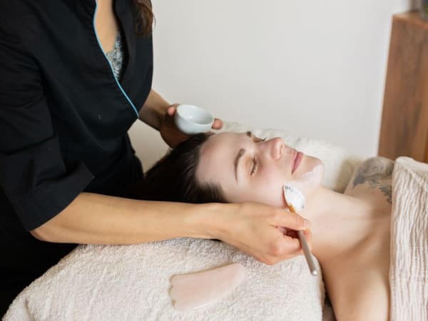 Soin du visage  à Saint-Geoire-en-Valdaine (38)