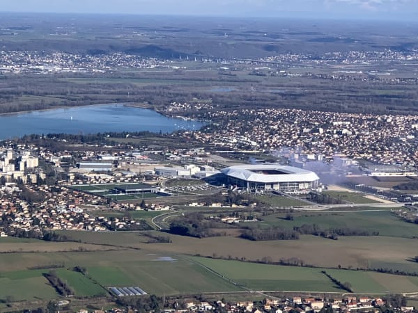 Vol en hélicoptère au-dessus de Lyon Est (69)