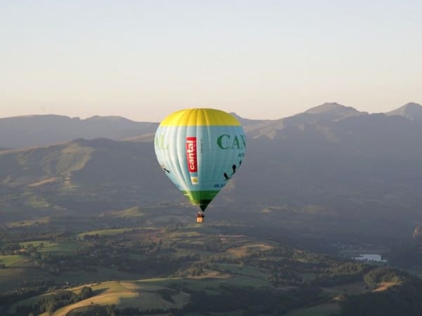 Vol scientifique en Montgolfière "Les Volcans d'Auvergne" (15)