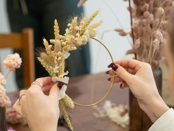 Dried flower wreath workshop in Paris