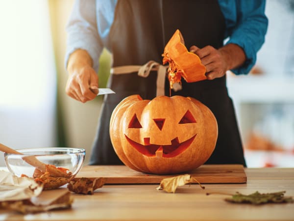 Children's Halloween pumpkin workshop at Truffaut Carquefou (44)