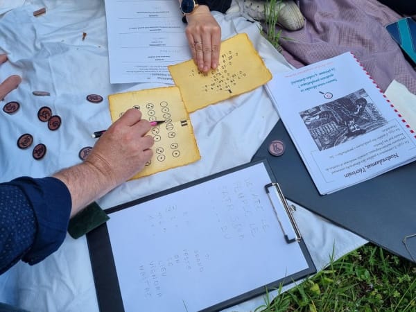 Team Building Escape Game Mobile "Nostradamus"