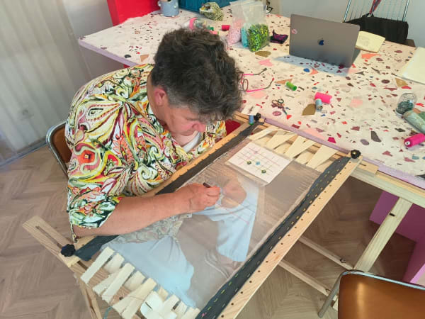 Haute couture embroidery workshop in Tours (37)