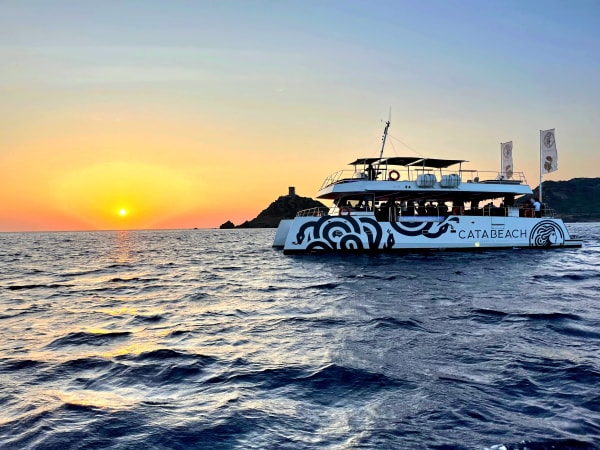 Croisière sunset Catamaran sur les îles Sanguinaires à Ajaccio