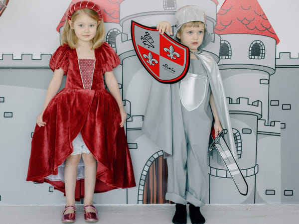 Anniversaire princesses & chevaliers 3-8 ans à domicile en IDF