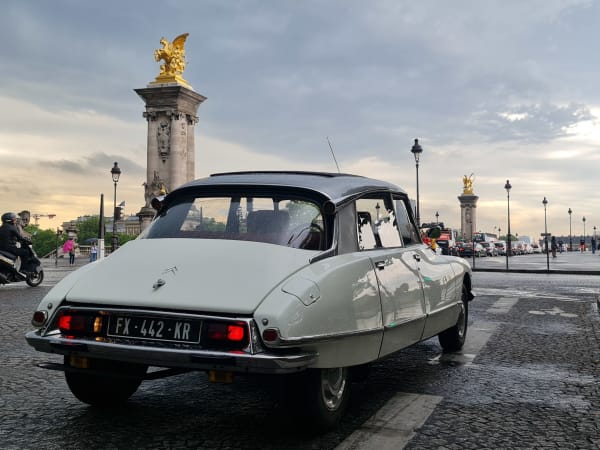 Visite de Paris à bord d'une DS avec chauffeur