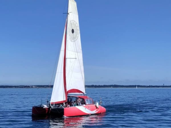 Balade en catamaran vers Groix au départ du port de Lorient (56)