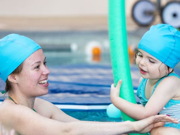 Cursos de natación para niños en el distrito 11 de Marsella