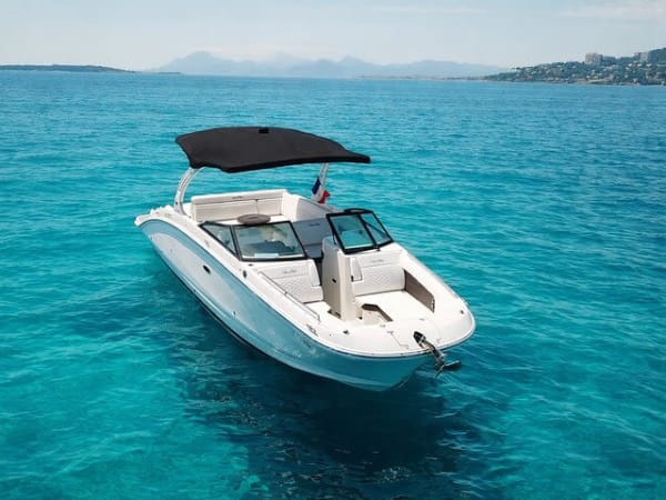 Croisière en yacht de luxe de Cannes vers les Îles de Lérins
