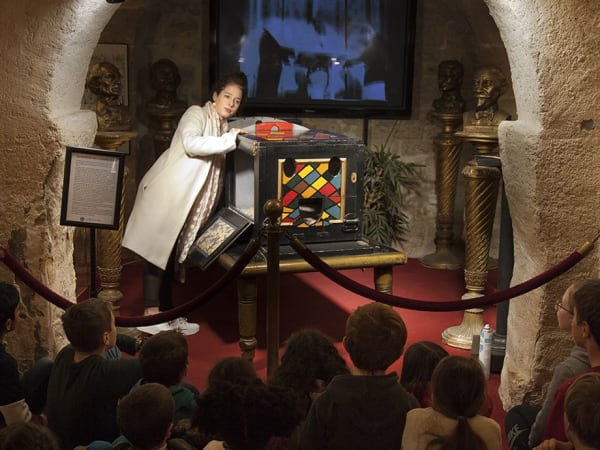 Anniversaire Magique 6-14 ans au Musée de la Magie à Paris 4ème