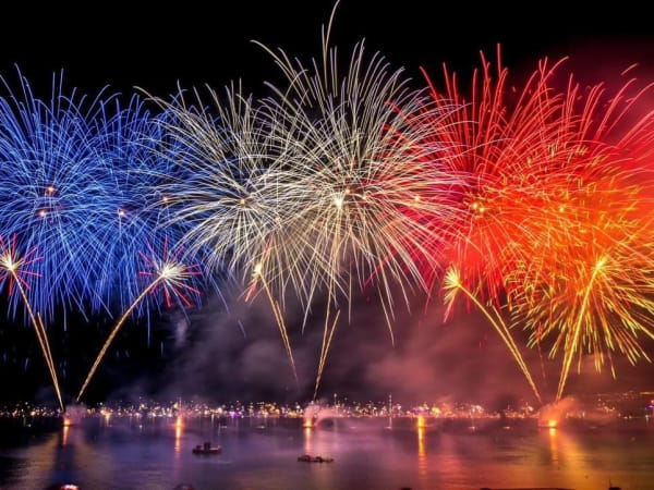 Soirée feux d'artifices à bord d'un voilier à Cannes (06)