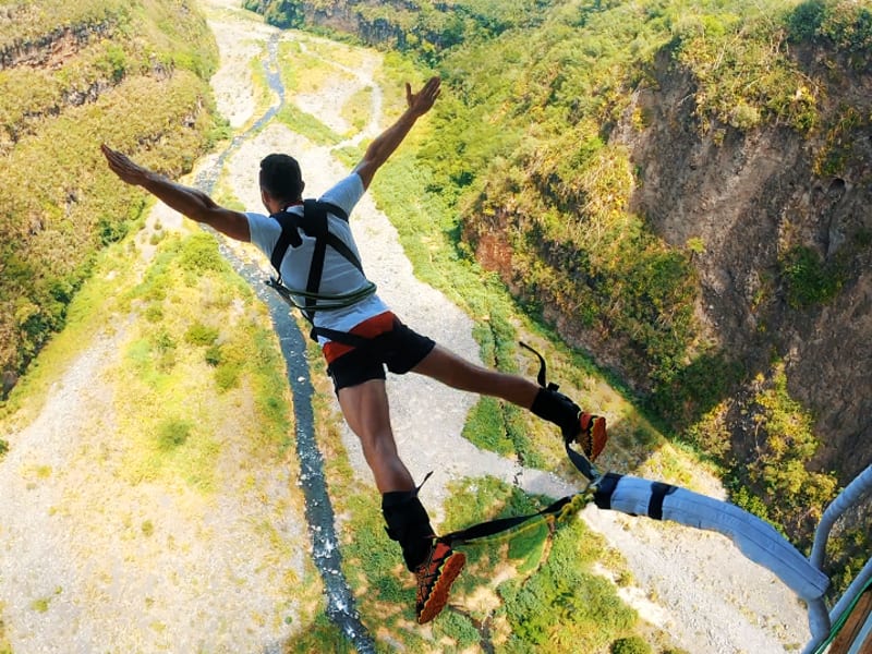 Saut à l'élastique