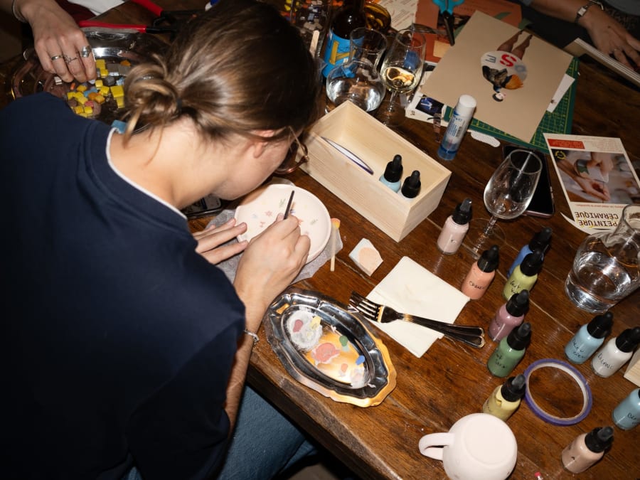 Atelier peinture sur céramique à Paris 11ème 