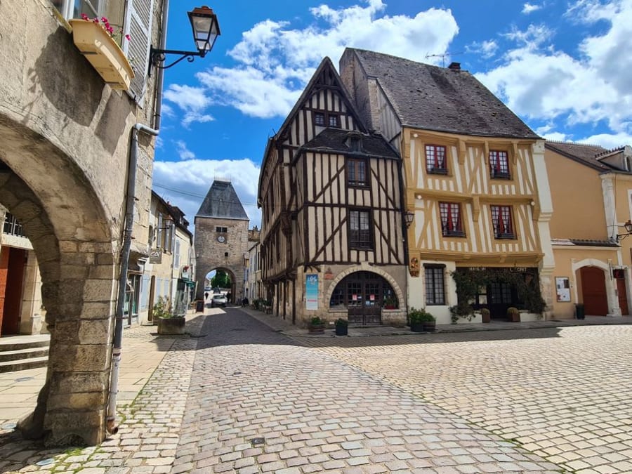 Escape Game Outdoor "L'héritage de Miles X" à Noyers-sur-Serein (89)