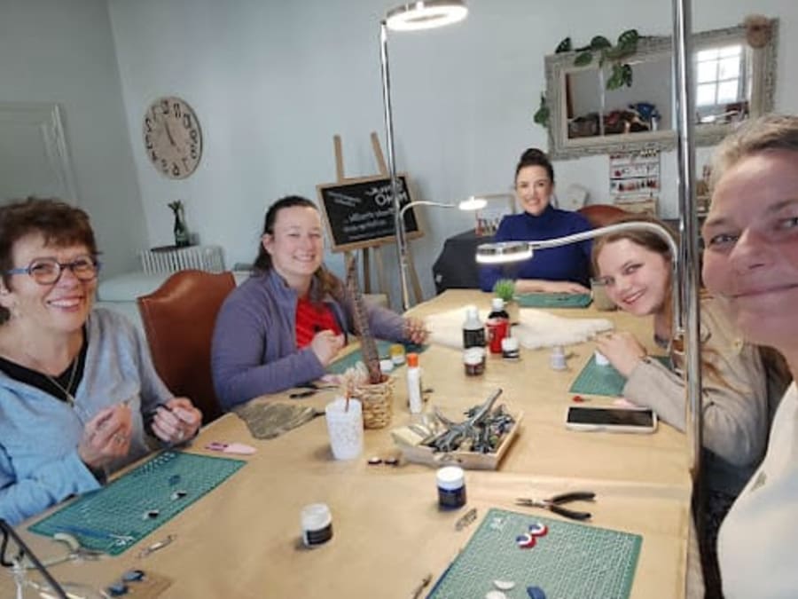 Upcycled Leather Jewelry-Making Workshop in Graulhet (81)