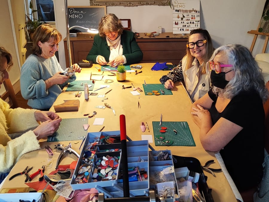Upcycled Leather Jewelry-Making Workshop in Graulhet (81)
