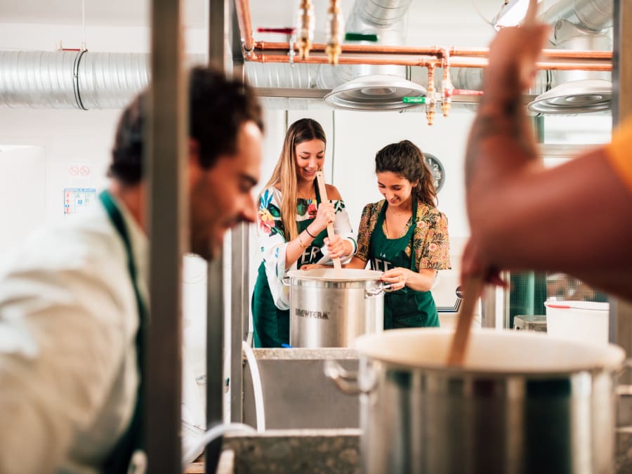 Non-Alcoholic Beverage Making and Tasting Workshop in Paris's 11th Arrondissement