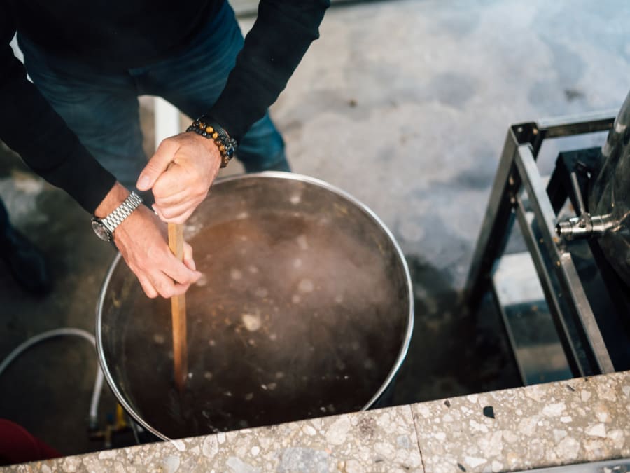 Non-Alcoholic Beverage Making and Tasting Workshop in Paris's 11th Arrondissement