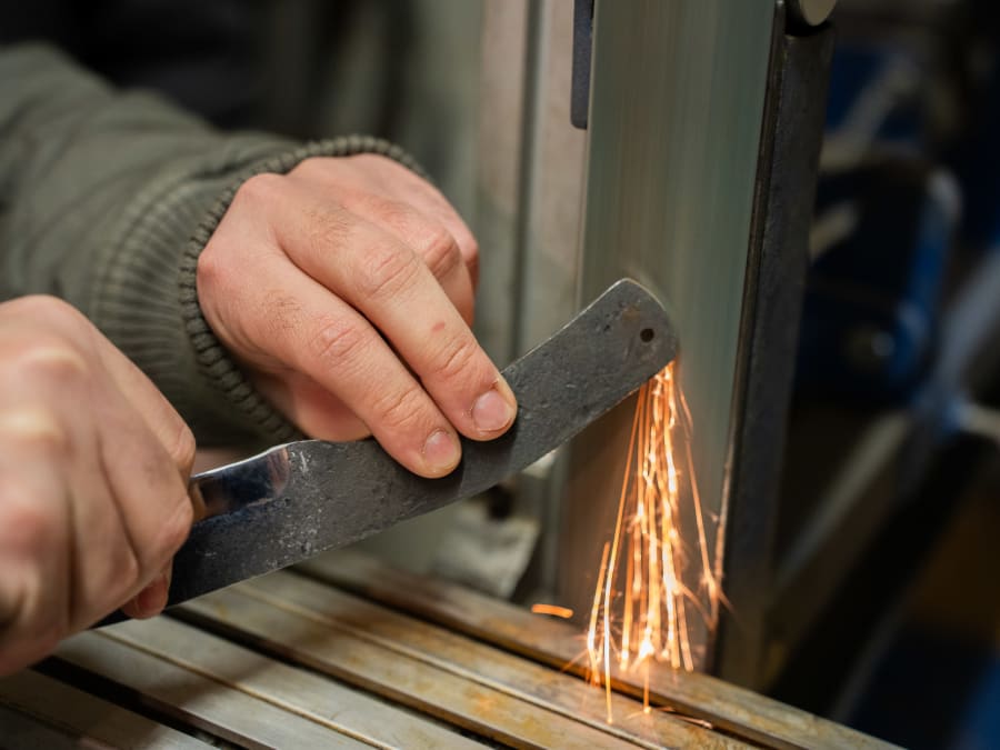 Workshop on Creating a Stock-Removal Knife in Romans-sur-Isère (26)