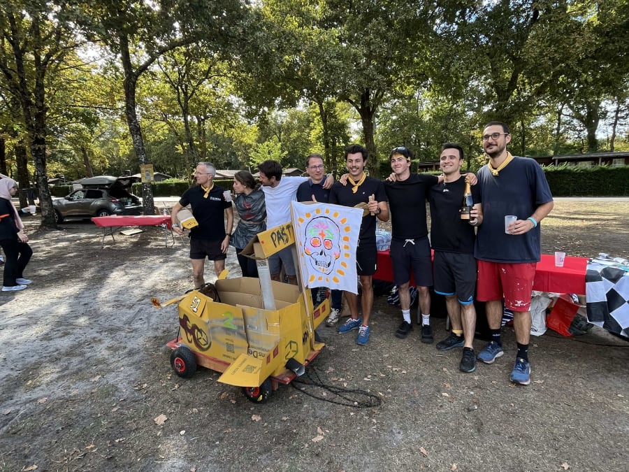 Team Building Olympiades Voitures en carton à Bordeaux (33)