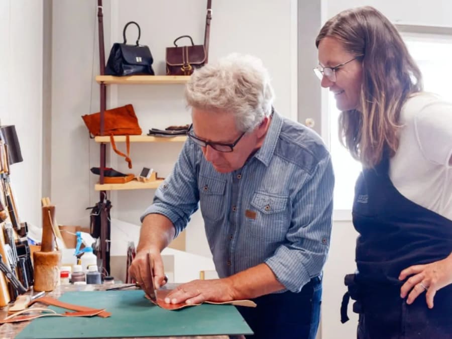 Taller de bolsos de cuero cerca de Annecy (74)