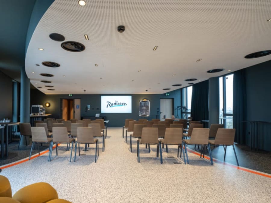 Radisson Hotel Reims**** (51)