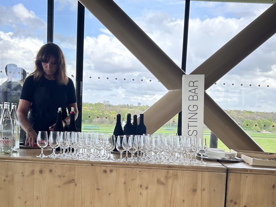 Animation bar de dégustation de vin avec ou sans alcool