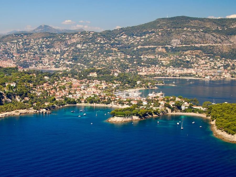 Mañana de relax en catamarán con salida de Niza