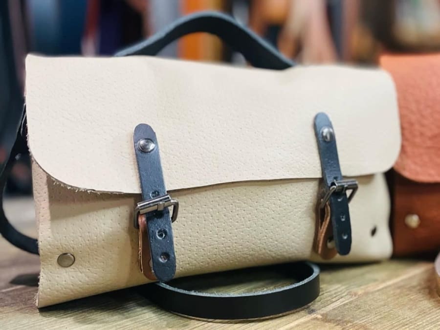 Atelier fabrication d'un petit sac en cuir à Saran (45)