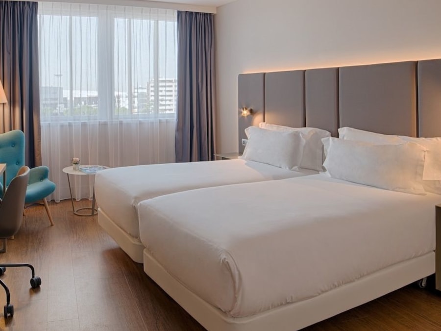 Hôtel NH Toulouse Airport****