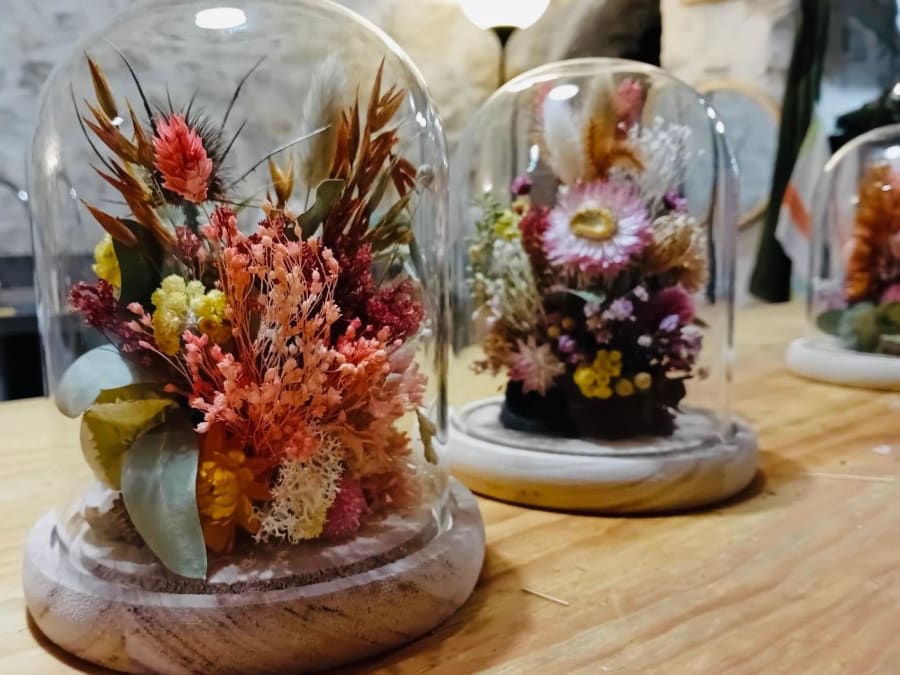 Atelier cloche en fleurs séchées à Meyrargues (13)