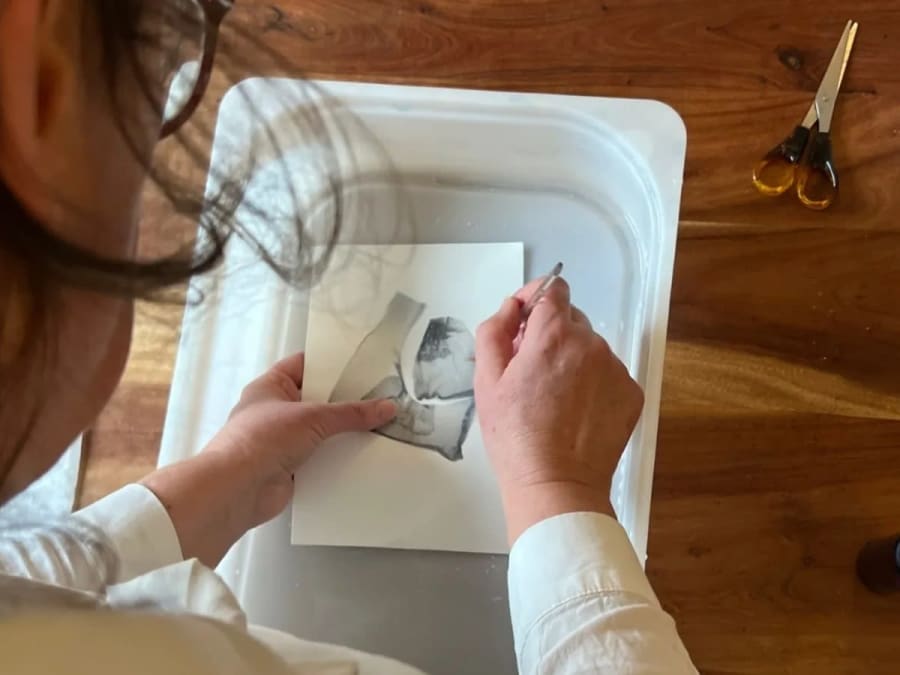 Polaroid and transformation workshop in Paris 11th arrondissemen