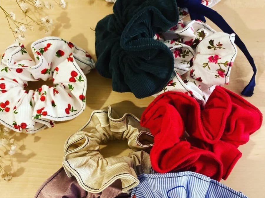 Scrunchie-making workshop in Paris 20th arrondissement