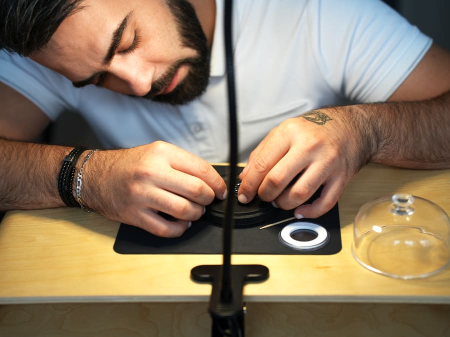 Atelier d'assemblage de votre montre à Paris 12ème