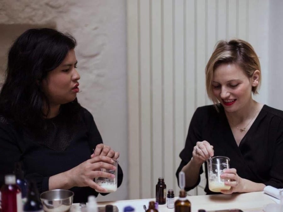 Créez votre Set essentiels maquillage à Paris 20ème