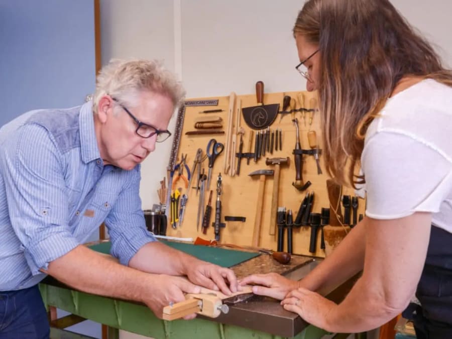 Taller de bolsos de cuero cerca de Annecy (74)
