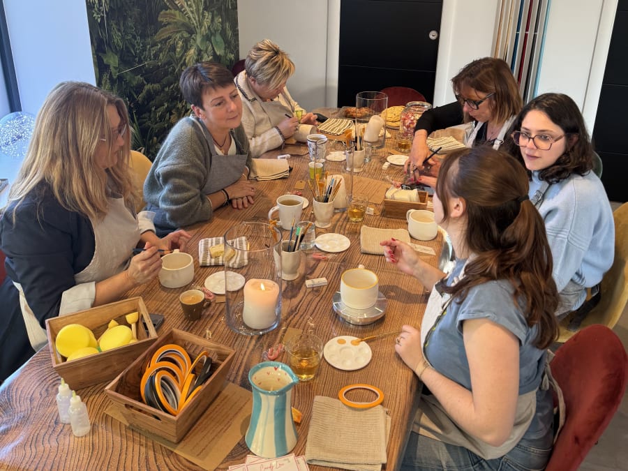 Atelier peinture sur céramique spécial EVJF à domicile (69)