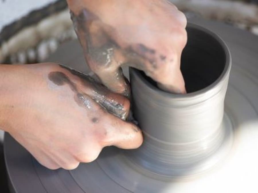 Initiation au tournage céramique à Marseille 4ème