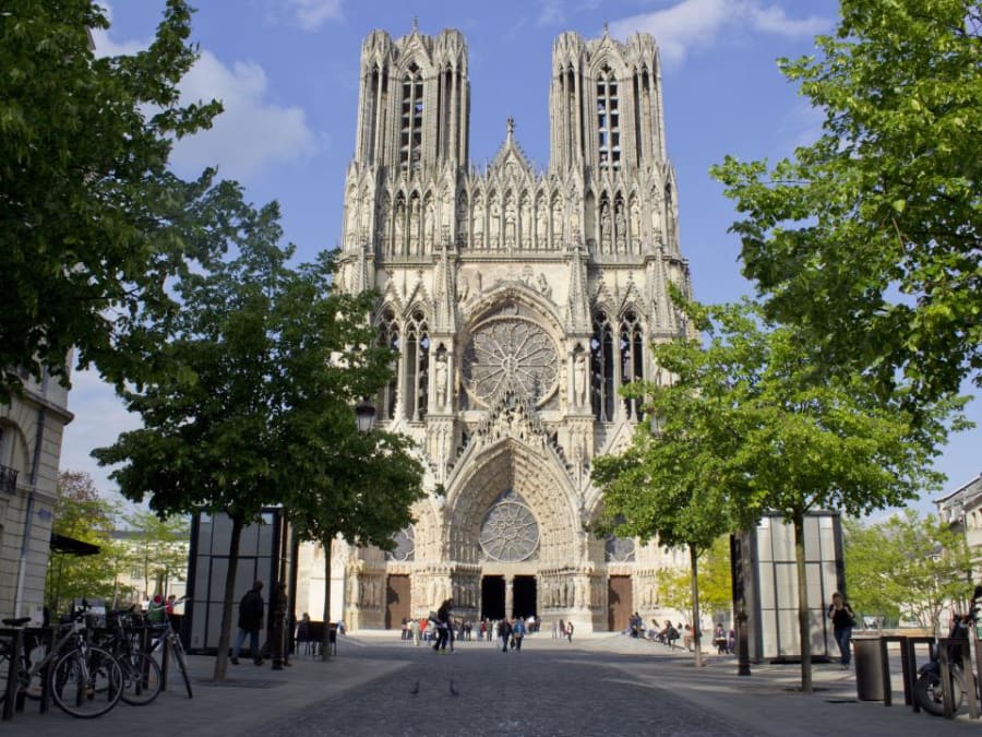 Visit to Notre-Dame Cathedral in Reims (51)