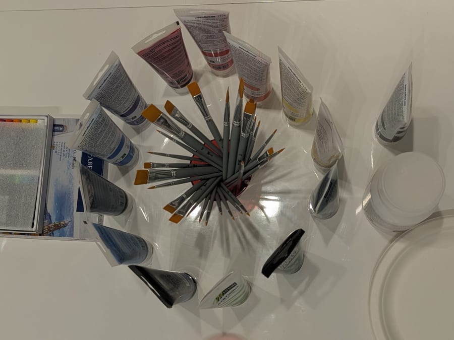 Taller de pintura, paseo y degustación de vinos en el distrito 4