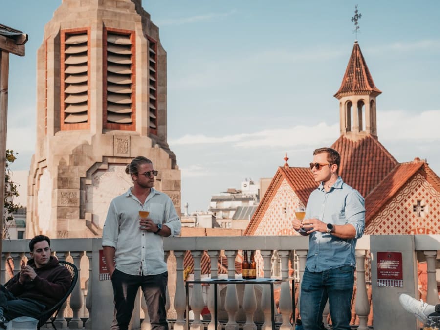 Degustazione di birre su una terrazza panoramica a Barcellona (per gruppi)