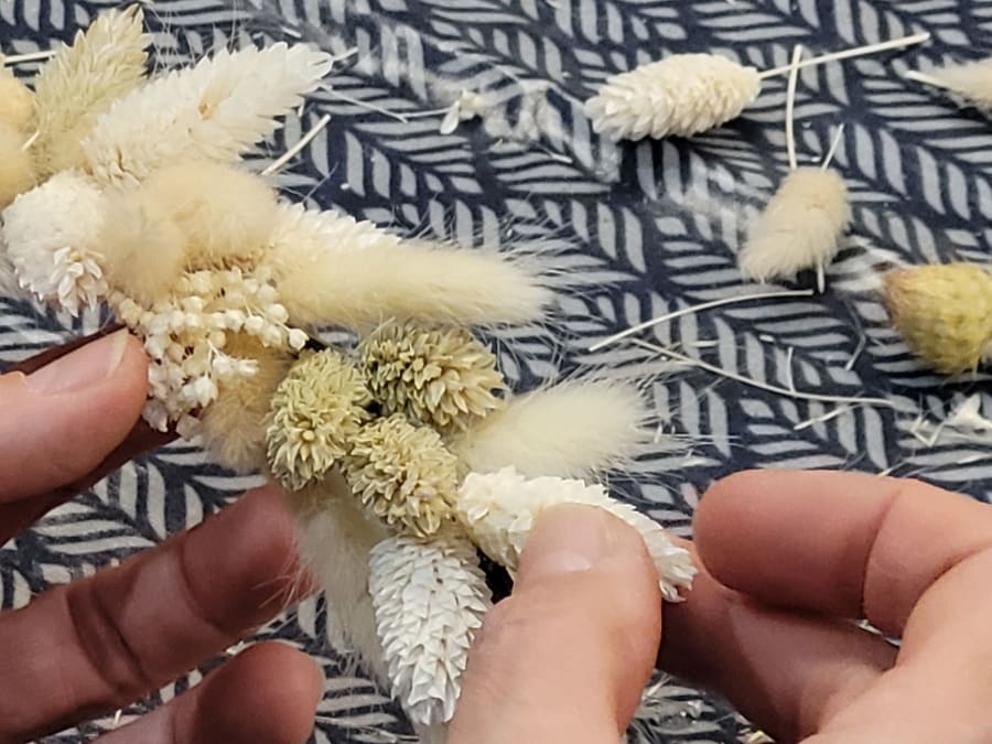 Team Building création de couronne de fleurs séchées à Lyon 2ème