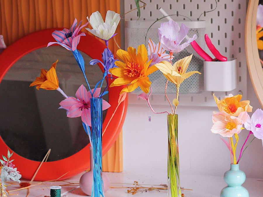 Paper flower workshop in Paris 20th arrondissement