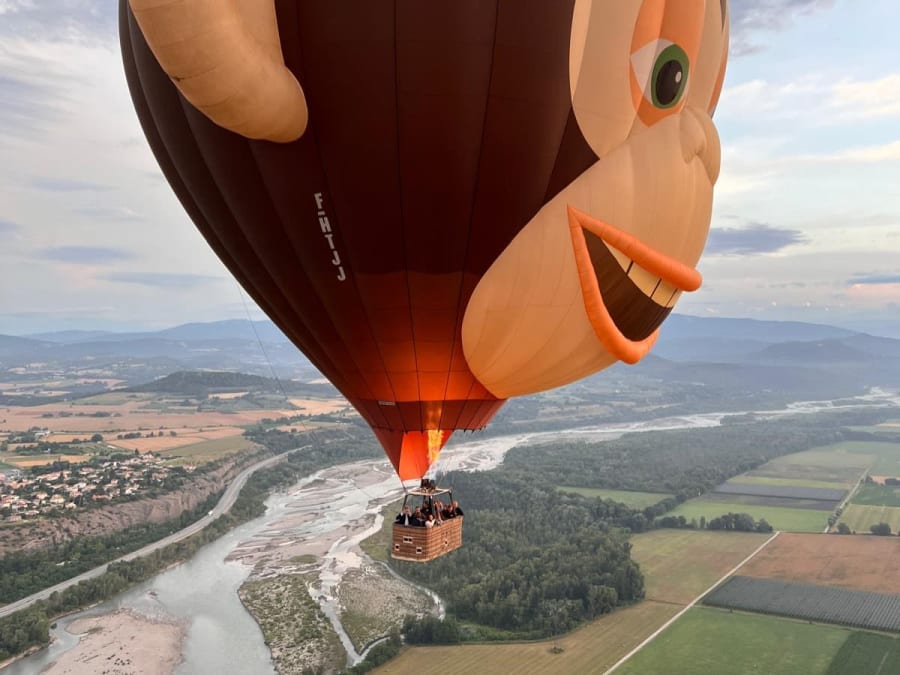 Vuelo en globo aerostático en Oraison cerca de Manosque (04)
