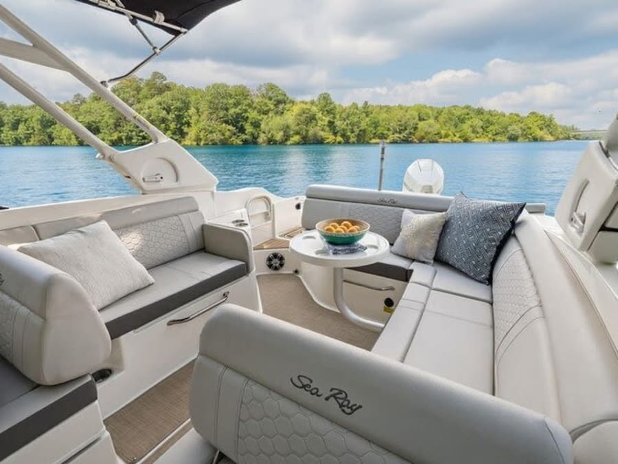Croisière en yacht de luxe de Cannes vers les Îles de Lérins